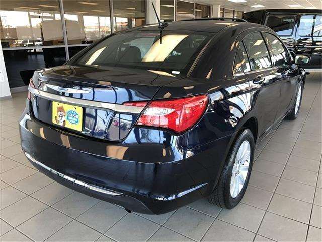 2012 Chrysler 200 Touring 4dr Sedan